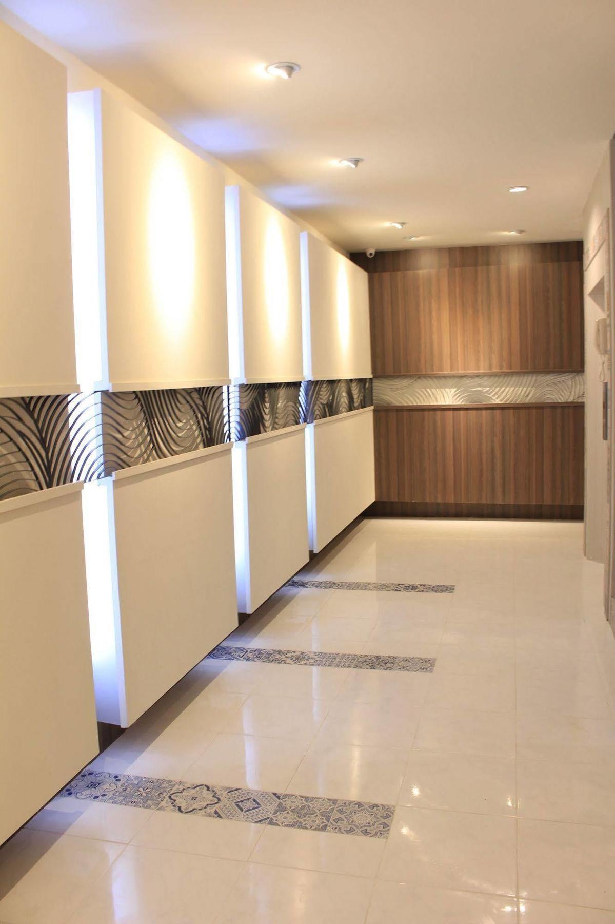 Hotel October Phuket Extérieur photo